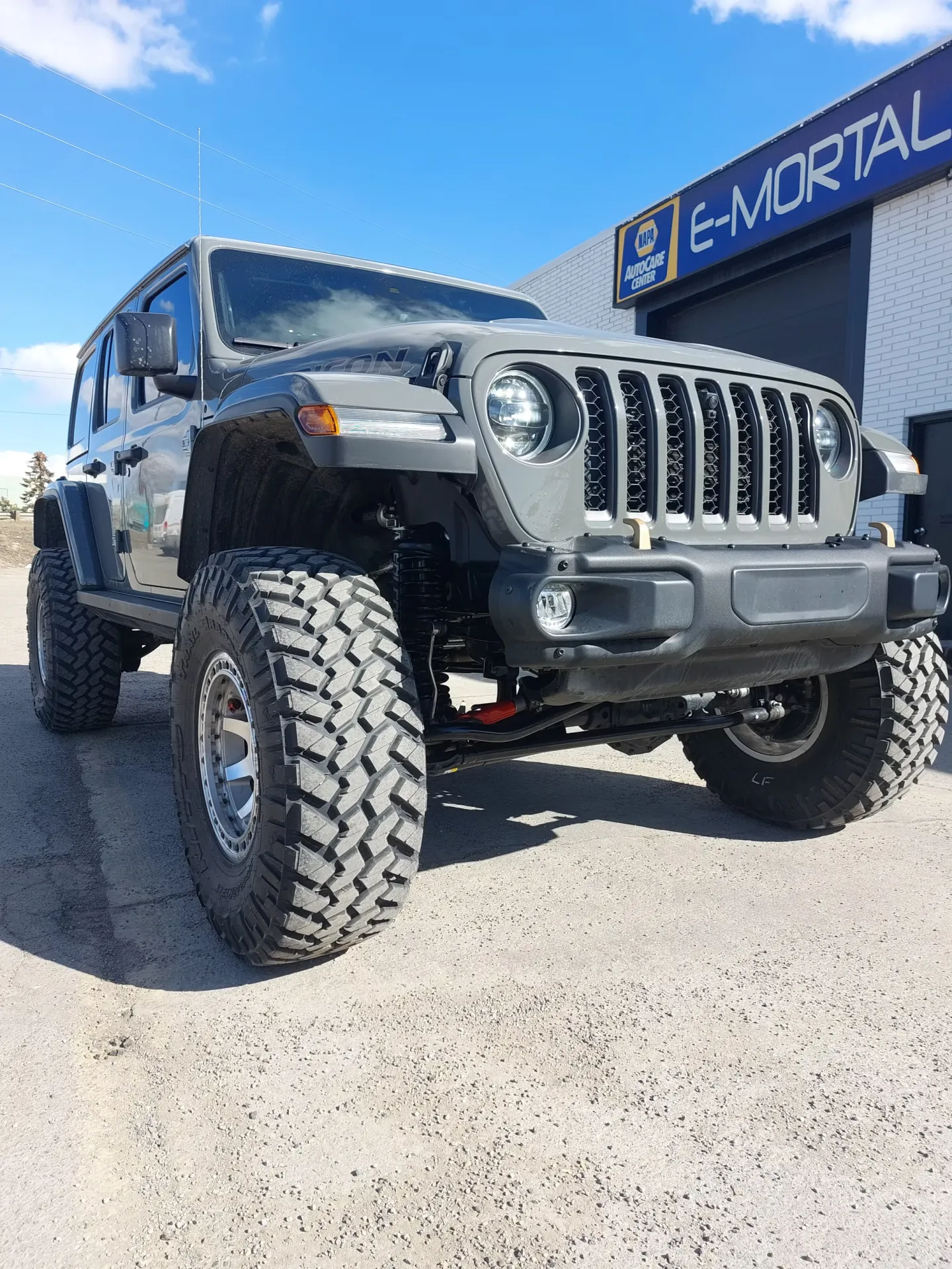 2023 Jeep JLU 392 Rubicon custom build at E-MORTAL CUSTOMS