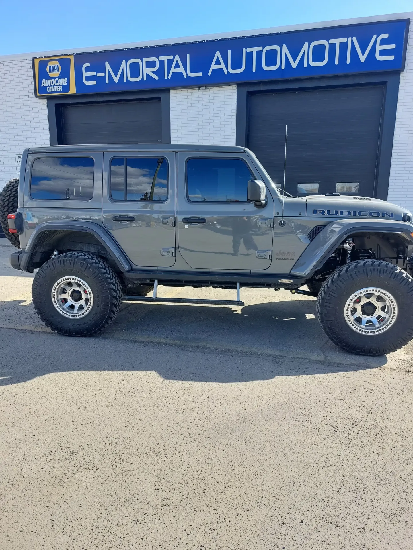 2023 Jeep JLU 392 Rubicon custom build at E-MORTAL CUSTOMS