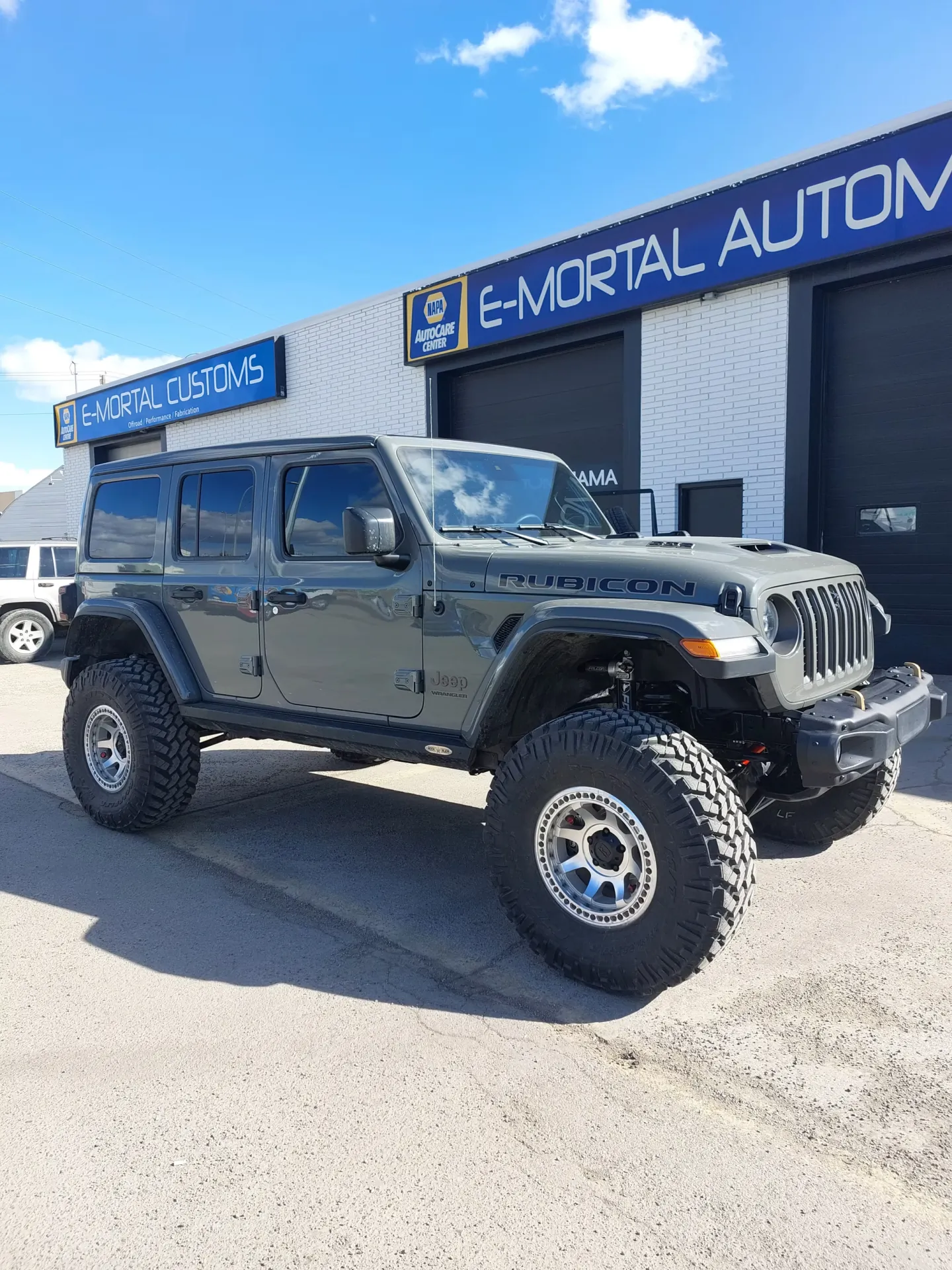 2023 Jeep JLU 392 Rubicon custom build at E-MORTAL CUSTOMS